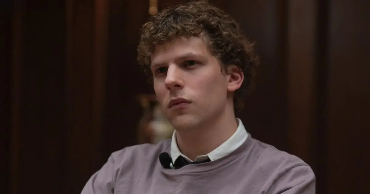 "Je ne veux plus..." : Jesse Eisenberg explique pourquoi il a refusé de rejouer Mark Zuckerberg dans la suite de The Social Network