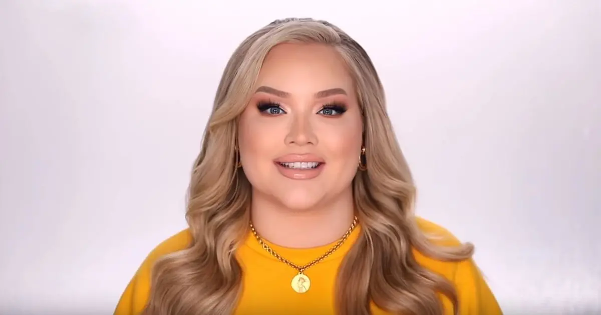 Youtube : Nikkie Tutorials fait un émouvant coming out trans