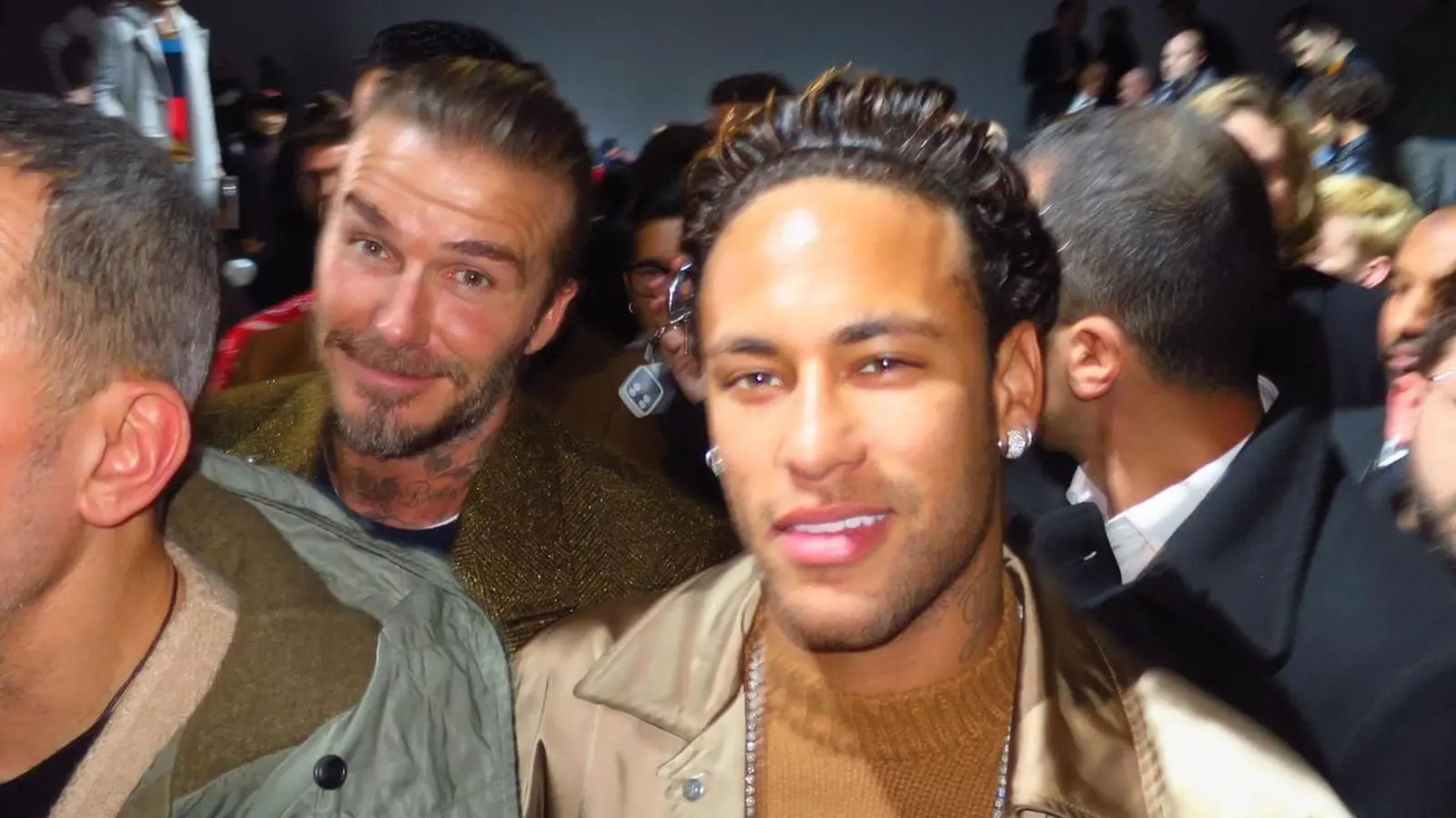 Paris : David Beckham et Neymar Jr ont fait le match au défilé Louis Vuitton